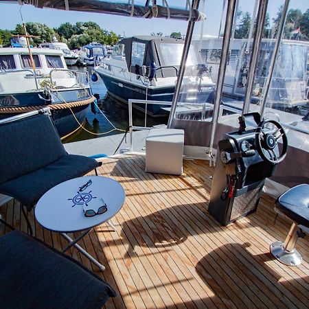 Hotel Hausboot à Hennigsdorf Extérieur photo